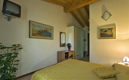 фото отеля Agriturismo Le Moie 2 Desenzano Del Garda