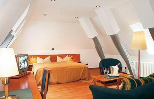 фото отеля Hotel Zur Krone Hamelin