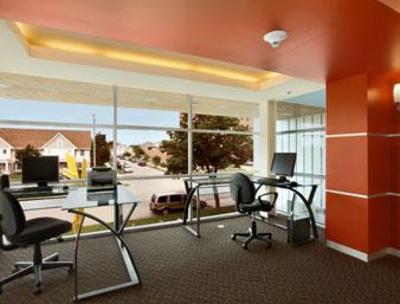 фото отеля Days Inn & Suites Milwaukee