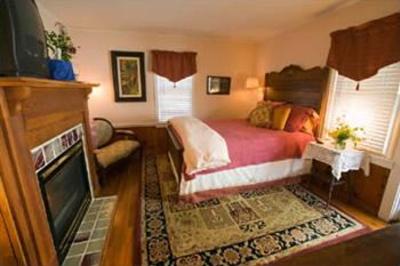 фото отеля Inn on Main Street Bed and Breakfast Weaverville