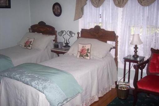фото отеля Inn on Main Street Bed and Breakfast Weaverville