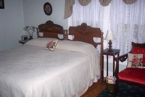 фото отеля Inn on Main Street Bed and Breakfast Weaverville