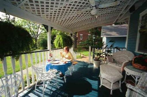 фото отеля Inn on Main Street Bed and Breakfast Weaverville