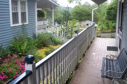 фото отеля Inn on Main Street Bed and Breakfast Weaverville