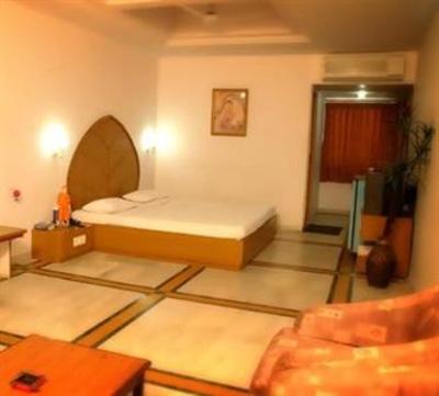 фото отеля Hotel Kavery Rajkot