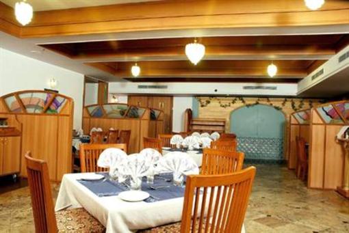 фото отеля Hotel Kavery Rajkot