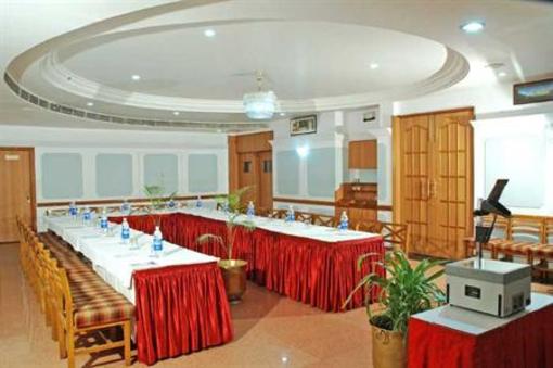 фото отеля Hotel Kavery Rajkot