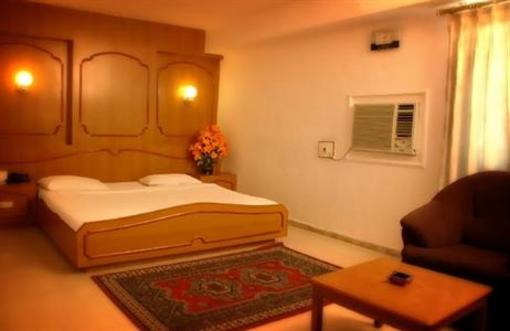 фото отеля Hotel Kavery Rajkot