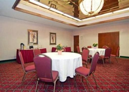 фото отеля Days Inn & Suites Hickory