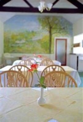 фото отеля Tekels Park Guest House Camberley