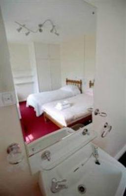 фото отеля Tekels Park Guest House Camberley
