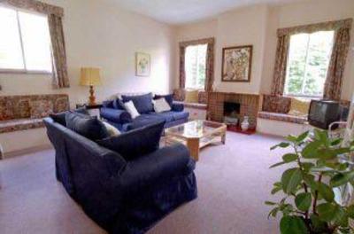 фото отеля Tekels Park Guest House Camberley