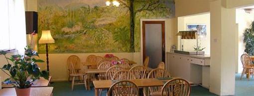 фото отеля Tekels Park Guest House Camberley