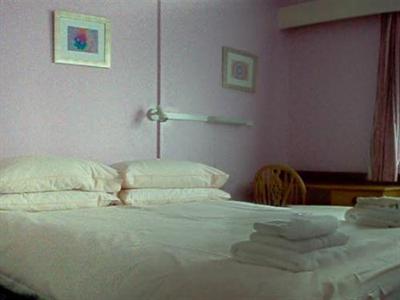фото отеля Tekels Park Guest House Camberley