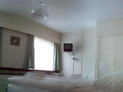 фото отеля Tekels Park Guest House Camberley