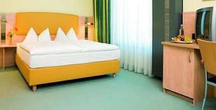 фото отеля InterCityHotel Hamburg Hauptbahnhof