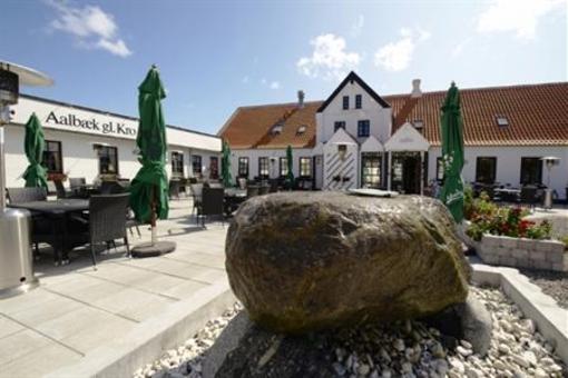 фото отеля Aalbaek Gl Kro