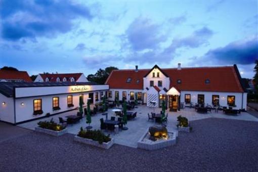 фото отеля Aalbaek Gl Kro