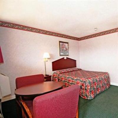 фото отеля Regency Inn & Suites Greensboro (North Carolina)