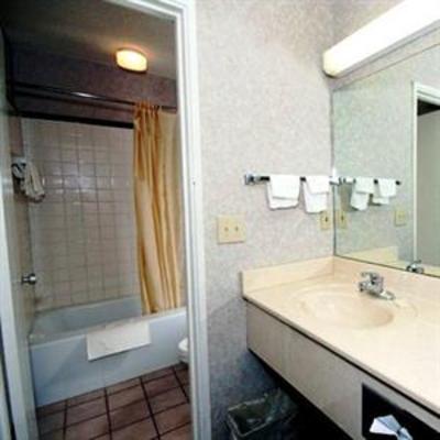 фото отеля Regency Inn & Suites Greensboro (North Carolina)