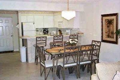 фото отеля ResortQuest Vacation Rentals Pelican Beach Resort Destin