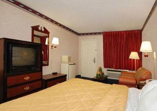 фото отеля Econo Lodge Battleboro North
