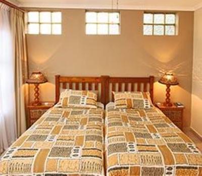 фото отеля Woodpecker's Inn Guesthouse Kempton Park