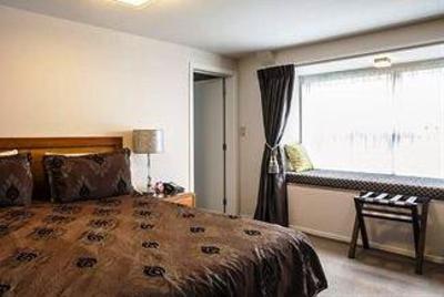 фото отеля Alexander Inn Newmarket