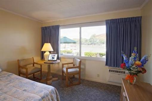 фото отеля Americas Best Value Inn Port Clinton