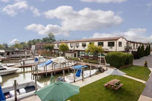 фото отеля Americas Best Value Inn Port Clinton