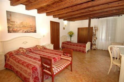 фото отеля Casa ai Due Leoni