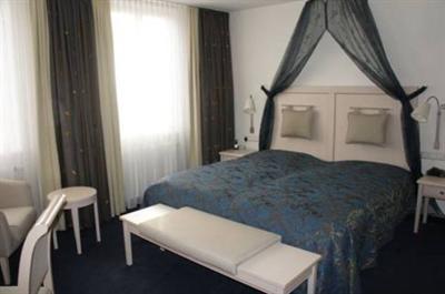 фото отеля Hotel Am Schloss Tubingen