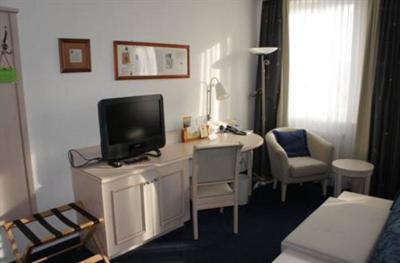 фото отеля Hotel Am Schloss Tubingen