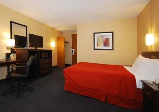 фото отеля Quality Inn & Suites Danbury