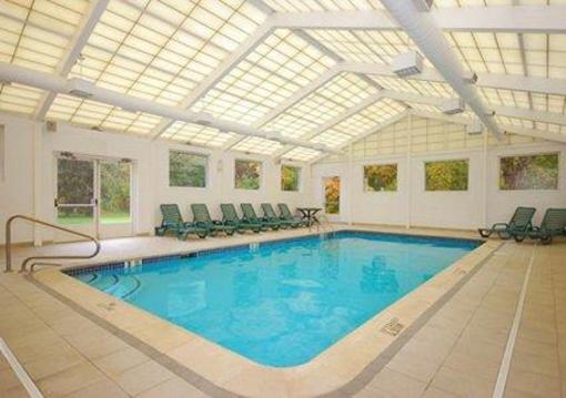 фото отеля Quality Inn & Suites Danbury
