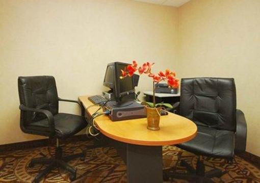 фото отеля Quality Inn & Suites Danbury