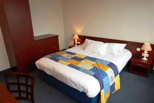 фото отеля Brit Hotel La Pomme d'Or