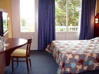 Brit Hotel La Pomme d'Or
