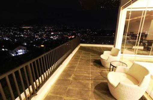 фото отеля Royal Hotel Bogor