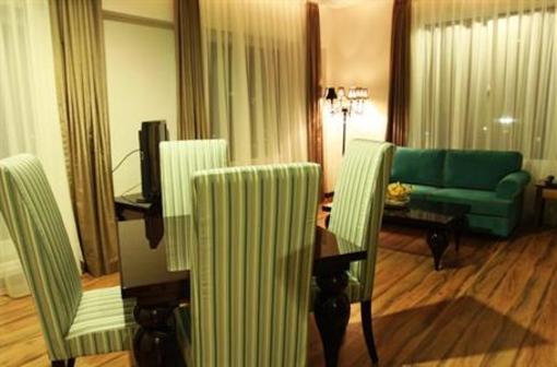 фото отеля Royal Hotel Bogor
