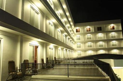 фото отеля Royal Hotel Bogor