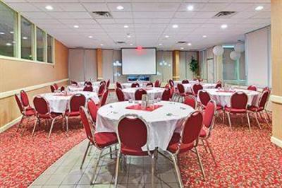 фото отеля Holiday Inn Peterborough