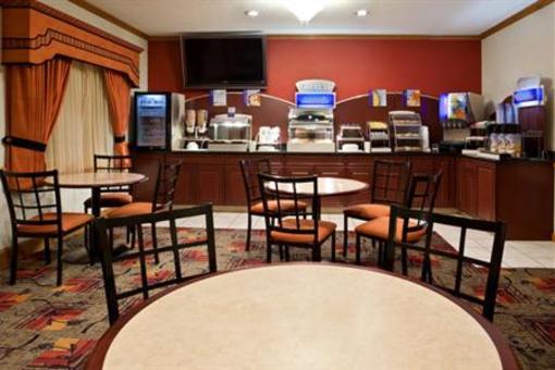 фото отеля Holiday Inn Express Kendalville