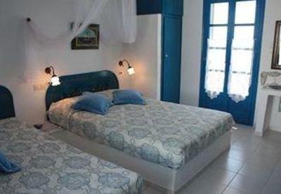фото отеля Dolphin Apartments Antiparos