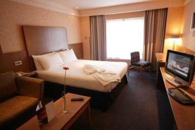фото отеля Ramada Farnham