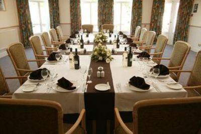 фото отеля Ramada Farnham