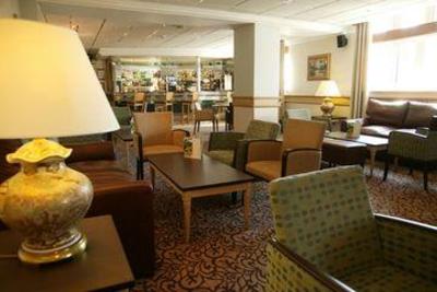 фото отеля Ramada Farnham