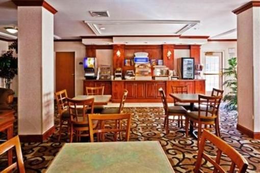 фото отеля Holiday Inn Express Hotel & Suites Meridian