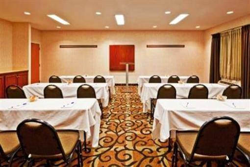 фото отеля Holiday Inn Express Hotel & Suites Meridian