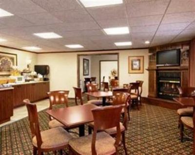 фото отеля Baymont Inn & Suites Traverse City